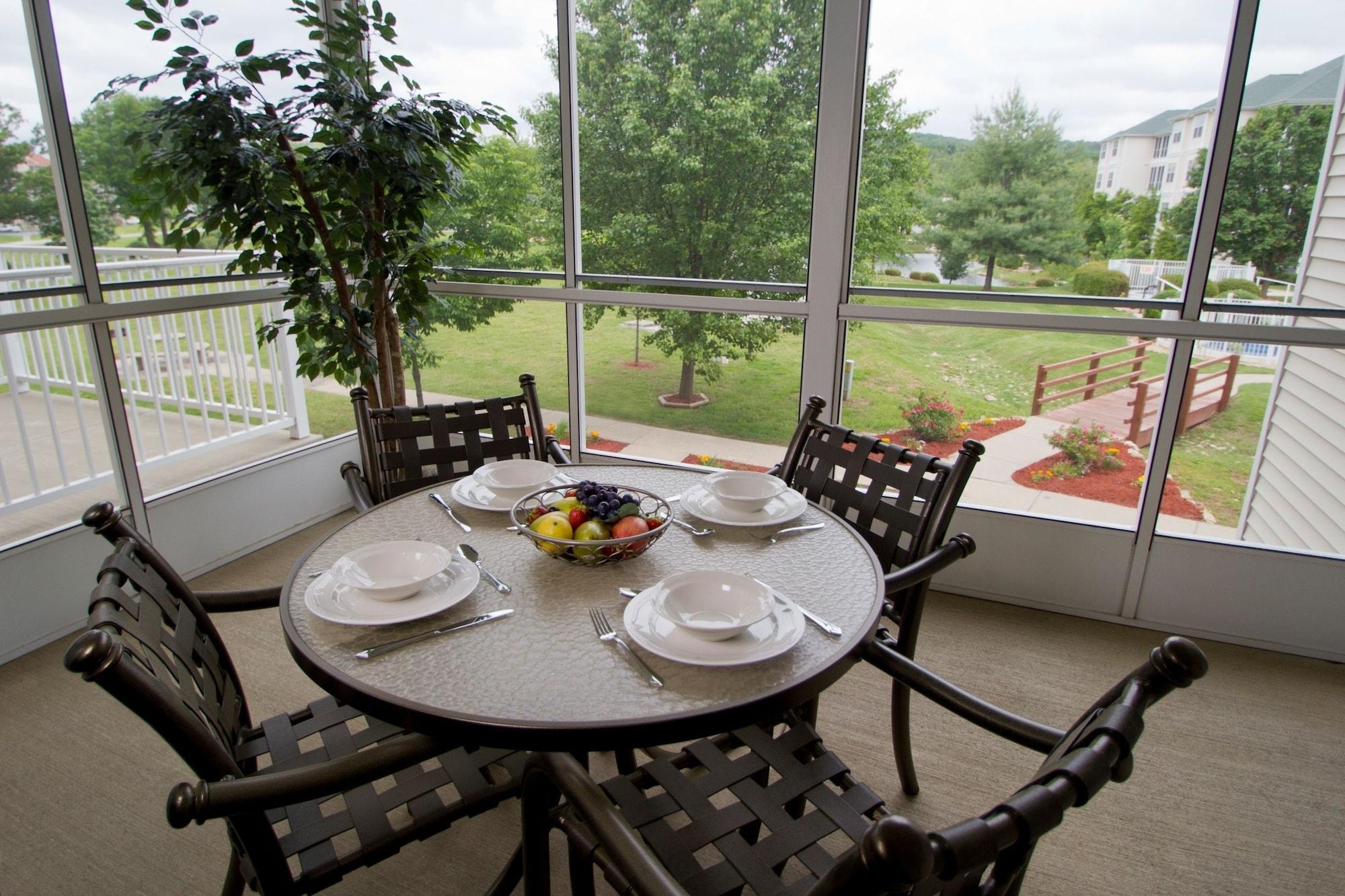 The Suites At Fall Creek Branson Restaurant foto